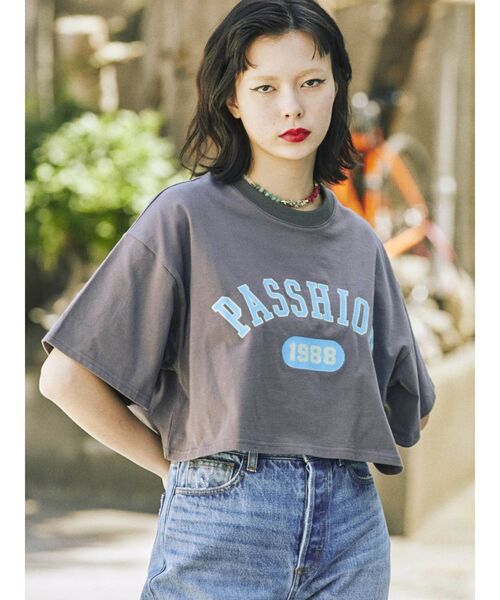 jouetie(ジュエティ)の「カレッジロゴTシャツ(Tシャツ/カットソー・レディース・オフホワイト/ブラック/ネイビー・MEDIUM)」の8枚目の写真