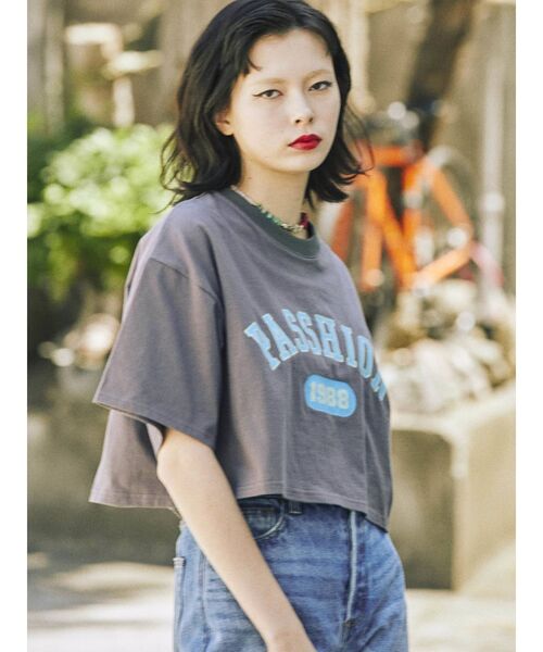 jouetie(ジュエティ)の「カレッジロゴTシャツ(Tシャツ/カットソー・レディース・オフホワイト/ブラック/ネイビー・MEDIUM)」の11枚目の写真