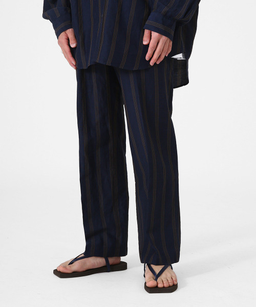 marka（マーカ）の「marka / マーカ：【ONLY ARK】別注 STRAIGHT FIT TROUSERS - cu/li/co cloth -：M21B-01PT02C[COR]（その他パンツ・メンズ・グリーン/ブルー系その他・1/3/2）」の2枚目の写真