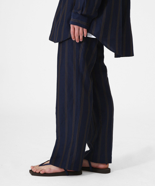 marka（マーカ）の「marka / マーカ：【ONLY ARK】別注 STRAIGHT FIT TROUSERS - cu/li/co cloth -：M21B-01PT02C[COR]（その他パンツ・メンズ・グリーン/ブルー系その他・1/3/2）」の18枚目の写真