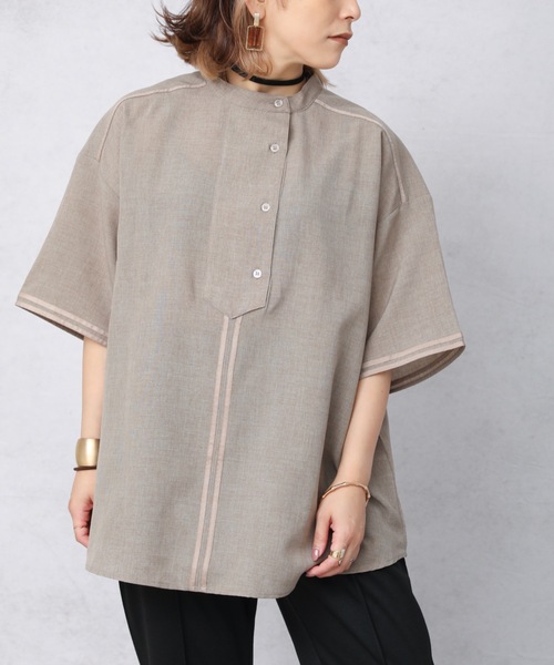 ap retro（アプレトロ）の「テープ使いスキッパーシャツ【ZOZO限定アイテム】（シャツ/ブラウス・レディース・アイボリー/ブラック/グレイッシュベージュ・FREE）」の3枚目の写真