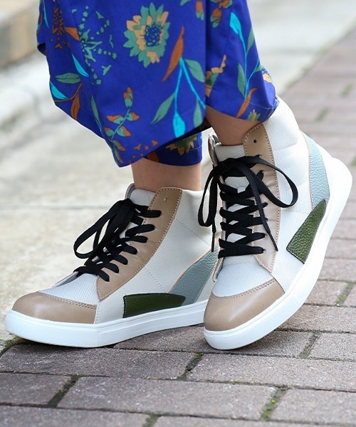 チチカカ（チチカカ）の「カラースキームハイカットスニーカー（スニーカー・レディース・ベージュ/ブラック/グレー・MEDIUM/LARGE）」の3枚目の写真