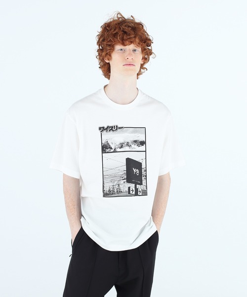 Y-3（ワイスリー）の「U CH2 ZINE PAGE-1 SS TEE（Tシャツ
