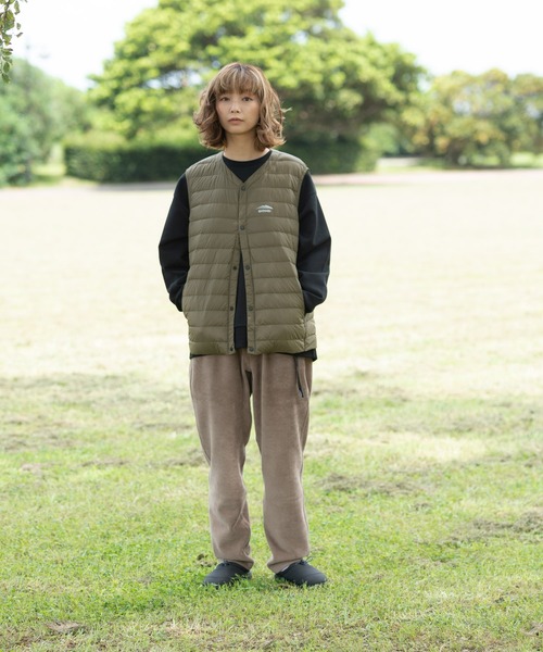 OUTDOOR PRODUCTS（アウトドアプロダクツ）の「【OUTDOOR PRODUCTS/アウトドアプロダクツ】軽量ダウン インナーベスト 撥水透湿防風ポケッタブル（パッカブル）700フィルパワー　ユニセックス（ダウンベスト・メンズ・チャコールグレー/オリーブ/ブラック・LARGE/MEDIUM/X-LARGE/XX-LARGE）」の16枚目の写真