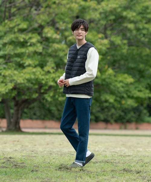 OUTDOOR PRODUCTS（アウトドアプロダクツ）の「【OUTDOOR PRODUCTS/アウトドアプロダクツ】軽量ダウン インナーベスト 撥水透湿防風ポケッタブル（パッカブル）700フィルパワー　ユニセックス（ダウンベスト・メンズ・チャコールグレー/オリーブ/ブラック・LARGE/MEDIUM/X-LARGE/XX-LARGE）」の4枚目の写真