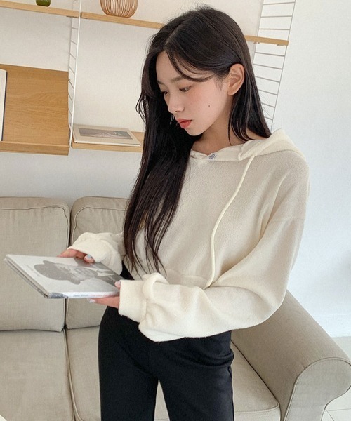 美品✨hagumu ハグム スウェット パーカー A'GEM/9 × .kom『muah muah/ムーアムーア』MUAH SLIT CROP KNIT