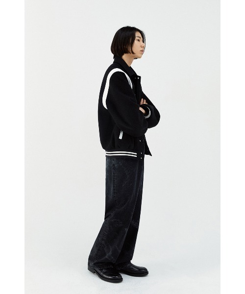 VIVASTUDIO(ビバスタジオ)の「FELT WOOL STADIUM JACKET(ブルゾン・メンズ・ブラック/ネイビー・MEDIUM/LARGE)」の3枚目の写真