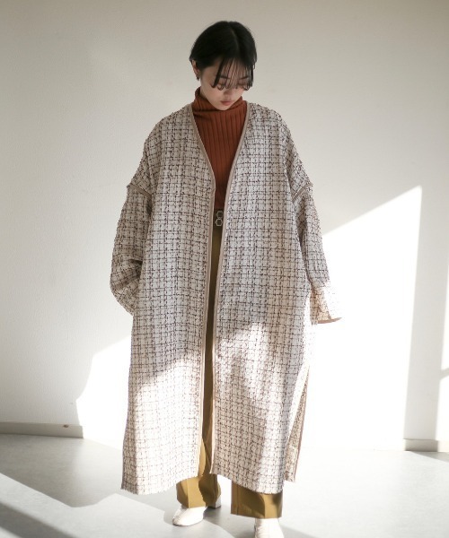 spoon store（スプーンストア）の「パイピングガウンコート（その他アウター・レディース・ブラック系/アイボリー系・フリー）」の2枚目の写真