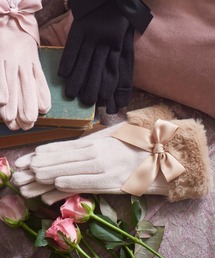 Maison de FLEUR(メゾンドフルール)の「ファーリボングローブ Maison de FLEUR(メゾンドフルール)の「ファーリボングローブ
