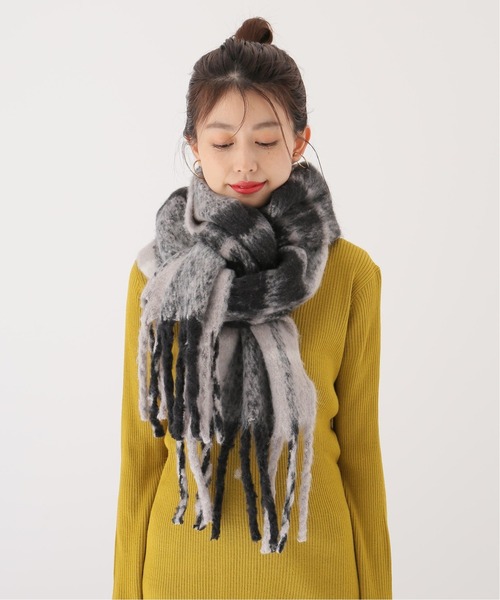 Simplicite（サンプリシテ）の「チェックブークレストール◆（マフラー・レディース・チャコールグレー/ブラック/ブルー/ベージュ・FREE）」の7枚目の写真