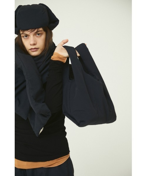 BLACK BY MOUSSY（ブラックバイマウジー）の「quilting small bag（キルティングスモールバック）（トートバッグ・レディース・ブラック/ライトカーキ・FREE）」の4枚目の写真