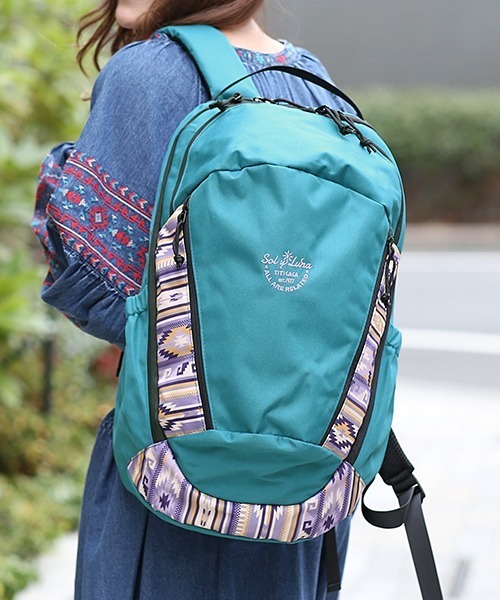 チチカカ(チチカカ)の「フルオープンリュックサック 【シリーズ累計10,000個突破】(バックパック/リュック・レディース・ブラック/ベージュ/グレー/グリーン・FREE)」の4枚目の写真