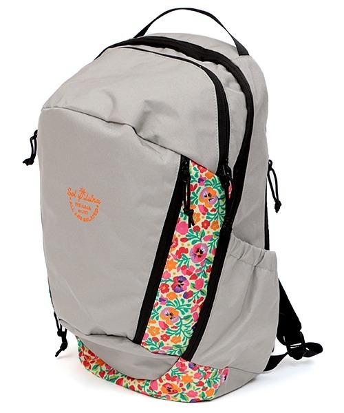 チチカカ(チチカカ)の「フルオープンリュックサック 【シリーズ累計10,000個突破】(バックパック/リュック・レディース・ブラック/ベージュ/グレー/グリーン・FREE)」の5枚目の写真