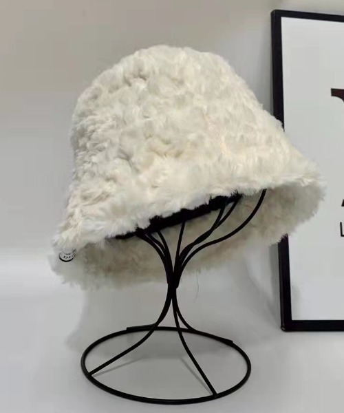 COLOR TOKYO ACCESSORIES(カラートウキョウアクセサリー)の「ファーボアバケットハット(ハット・レディース・ホワイト・FREE)」の13枚目の写真