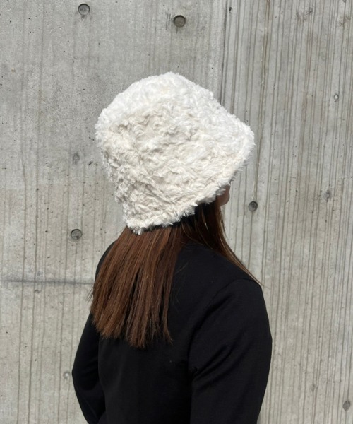 COLOR TOKYO ACCESSORIES(カラートウキョウアクセサリー)の「ファーボアバケットハット(ハット・レディース・ホワイト・FREE)」の17枚目の写真