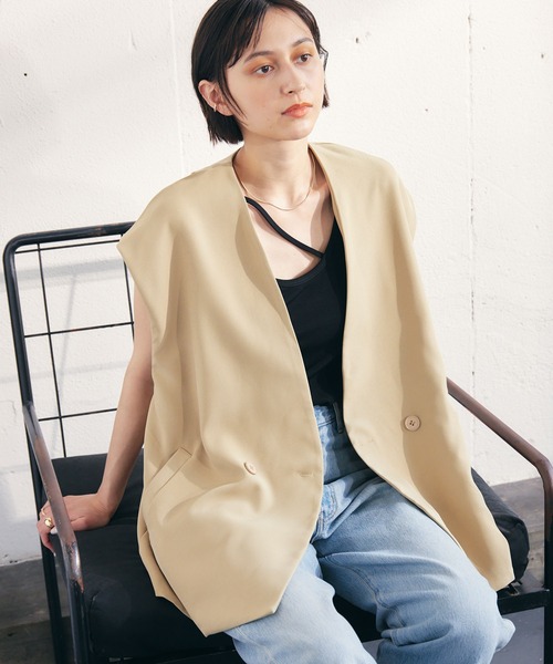 ECRIRE（エクリール）の「【TOMOコラボ】ノーカラーツイルジレベスト【セットアップ対応】（ベスト・レディース・ブラック/ベージュ/グレー/モカ・M/L）」の8枚目の写真