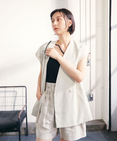 ECRIRE（エクリール）の「【TOMOコラボ】ノーカラーツイルジレベスト【セットアップ対応】（ベスト・レディース・ブラック/ベージュ/グレー/モカ・M/L）」の6枚目の写真