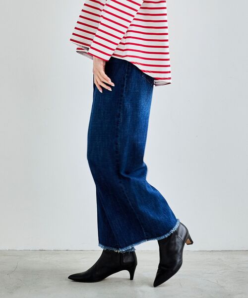 le.coeur blanc(ルクールブラン)の「デニムワイドクロップドパンツ(デニムパンツ・レディース・ネイビー/ブルー・38/36)」の5枚目の写真