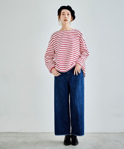 le.coeur blanc(ルクールブラン)の「デニムワイドクロップドパンツ(デニムパンツ・レディース・ネイビー/ブルー・38/36)」の6枚目の写真