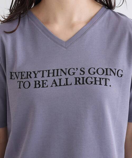 INDIVI(インディヴィ)の「◆【コットン100%】きれいめVネックロゴTシャツ(Tシャツ/カットソー・レディース・ホワイト/ブラック/ベビーピンク/パープル系4・38/34/05/15 /13/19)」の13枚目の写真