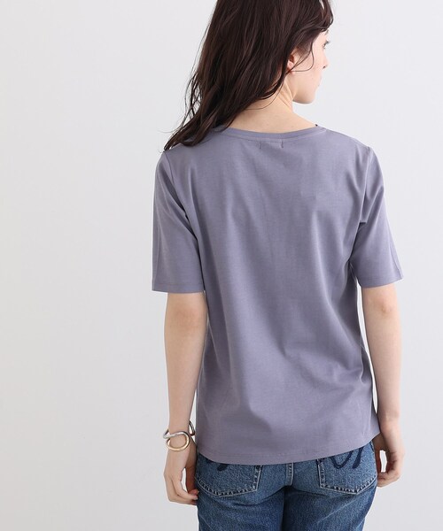 INDIVI(インディヴィ)の「◆【コットン100%】きれいめVネックロゴTシャツ(Tシャツ/カットソー・レディース・ホワイト/ブラック/ベビーピンク/パープル系4・38/34/05/15 /13/19)」の15枚目の写真