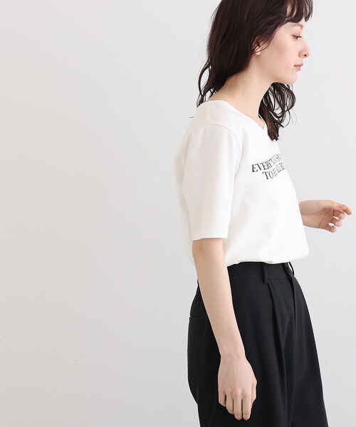 INDIVI(インディヴィ)の「◆【コットン100%】きれいめVネックロゴTシャツ(Tシャツ/カットソー・レディース・ホワイト/ブラック/ベビーピンク/パープル系4・38/34/05/15 /13/19)」の18枚目の写真