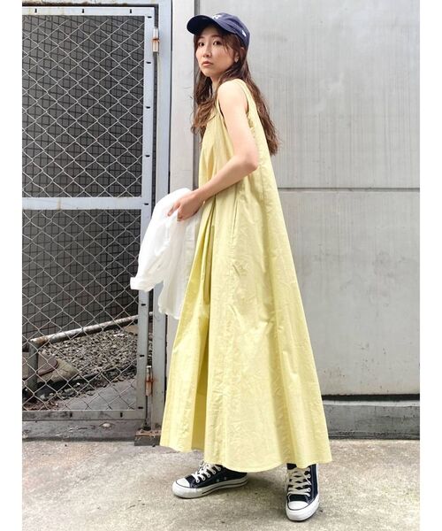 Ungrid（アングリッド）の「タックデザインフレアワンピース（ワンピース・レディース・ブラック/グリーン系その他/ベージュ・FREE）」の3枚目の写真