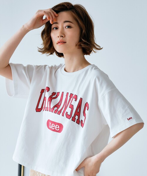 Lee(リー)の「【Lee】別注カレッジロゴTシャツ(Tシャツ/カットソー・レディース・グレー系その他/ナチュラル/アイボリー・02)」の2枚目の写真