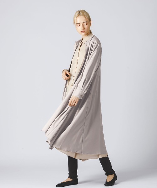 mizuiroind（ミズイロインド）の「mizuiro ind T／Rスタンドカラーフレアシャツワンピース（シャツワンピース・レディース・ブラック/サンドベージュ/ネイビー・FREE）」の2枚目の写真