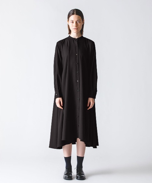 mizuiroind（ミズイロインド）の「mizuiro ind T／Rスタンドカラーフレアシャツワンピース（シャツワンピース・レディース・ブラック/サンドベージュ/ネイビー・FREE）」の19枚目の写真