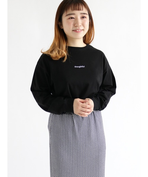 ehka sopo（エヘカソポ）の「ミニロゴプリントロンT（ニット/セーター・レディース・ブラック/オフホワイト/キナリ・ﾌﾘ-）」の3枚目の写真