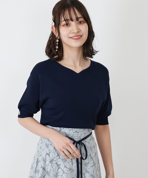 ASTORIA ODIER(アストリアオディール)の「袖パール釦ボートネックプルオーバー(ニット/セーター・レディース・ホワイト×ブラック/サックスブルー/ネイビー/マジェンタ・MEDIUM/SMALL)」の10枚目の写真