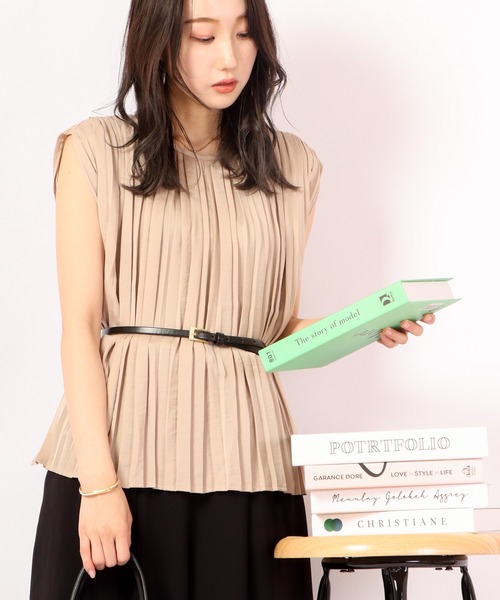 Anna Nicola(アンナニコラ)の「Anna Nicola プリーツ フレンチスリーブ ブラウス(シャツ/ブラウス・レディース・ベージュ/ネイビー/ピンク/ライトグリーン・38)」の2枚目の写真