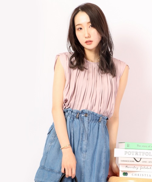 Anna Nicola(アンナニコラ)の「Anna Nicola プリーツ フレンチスリーブ ブラウス(シャツ/ブラウス・レディース・ベージュ/ネイビー/ピンク/ライトグリーン・38)」の1枚目の写真