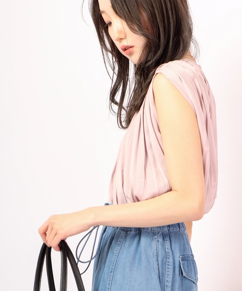 Anna Nicola(アンナニコラ)の「Anna Nicola プリーツ フレンチスリーブ ブラウス(シャツ/ブラウス・レディース・ベージュ/ネイビー/ピンク/ライトグリーン・38)」の7枚目の写真