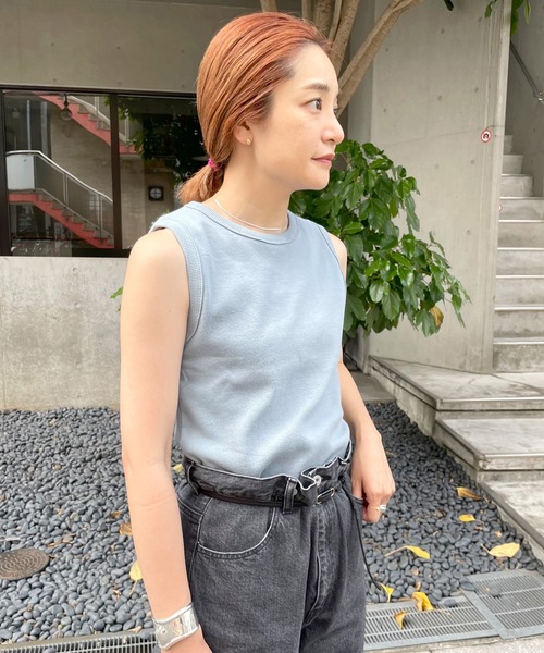 SHENERY（シーナリー）の「リブノースリーブコンパクトトップス（Tシャツ/カットソー・レディース・ブラック/ベージュ/ブルー/ボルドー・FREE）」の18枚目の写真