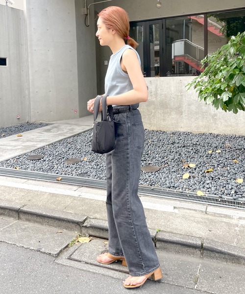 SHENERY（シーナリー）の「リブノースリーブコンパクトトップス（Tシャツ/カットソー・レディース・ブラック/ベージュ/ブルー/ボルドー・FREE）」の6枚目の写真