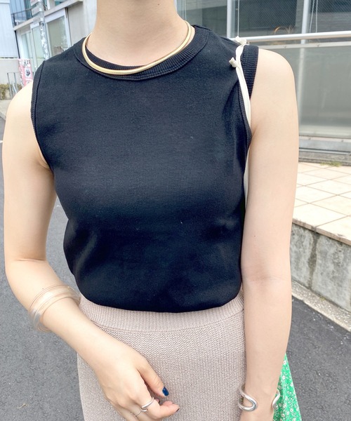 SHENERY（シーナリー）の「リブノースリーブコンパクトトップス（Tシャツ/カットソー・レディース・ブラック/ベージュ/ブルー/ボルドー・FREE）」の9枚目の写真