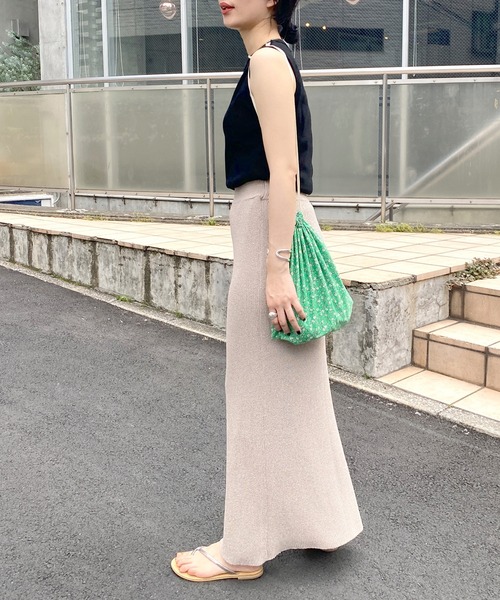 SHENERY（シーナリー）の「リブノースリーブコンパクトトップス（Tシャツ/カットソー・レディース・ブラック/ベージュ/ブルー/ボルドー・FREE）」の17枚目の写真