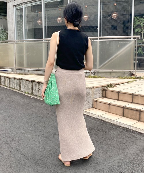 SHENERY（シーナリー）の「リブノースリーブコンパクトトップス（Tシャツ/カットソー・レディース・ブラック/ベージュ/ブルー/ボルドー・FREE）」の13枚目の写真