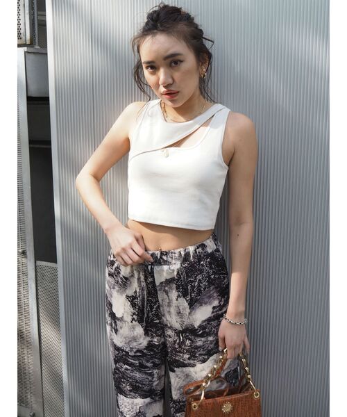 EVRIS（エヴリス）の「ノースリーブトップス（タンクトップ・レディース・ホワイト・FREE）」の3枚目の写真