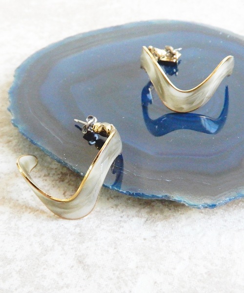 The Rule(ザルール)の「The Rule ザルール:Riviera hoop pierced earring:マーブル フープピアス(ピアス(両耳用)・レディース・ライトブルー/ベージュ/グレー/ピンク・FREE)」の1枚目の写真