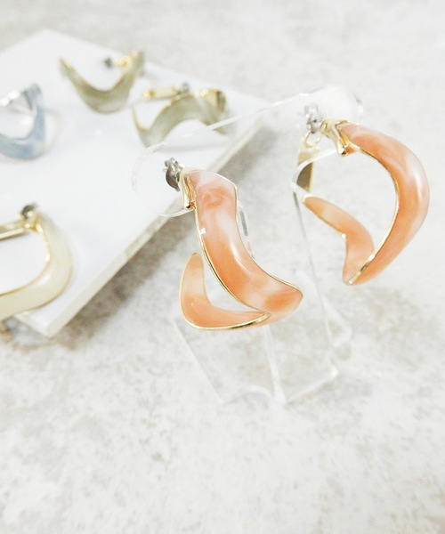 The Rule(ザルール)の「The Rule ザルール:Riviera hoop pierced earring:マーブル フープピアス(ピアス(両耳用)・レディース・ライトブルー/ベージュ/グレー/ピンク・FREE)」の13枚目の写真