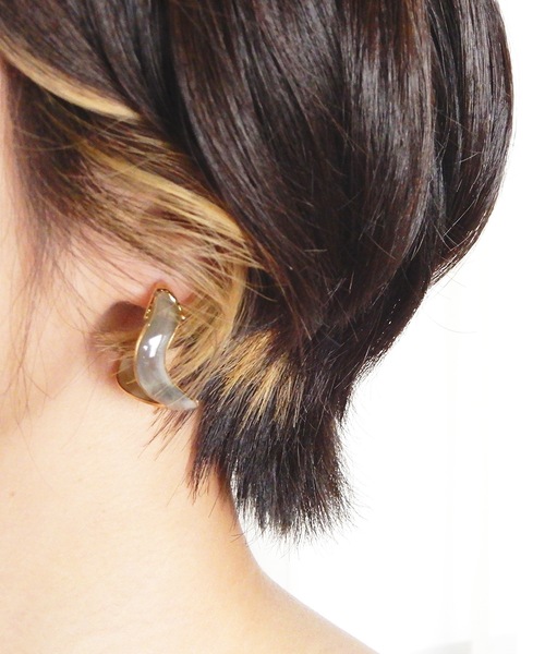 The Rule(ザルール)の「The Rule ザルール:Riviera hoop pierced earring:マーブル フープピアス(ピアス(両耳用)・レディース・ライトブルー/ベージュ/グレー/ピンク・FREE)」の7枚目の写真