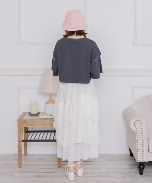 ems excite（エムズエキサイト）の「肩あきロゴ刺繍Tee（Tシャツ/カットソー・レディース・チャコールグレー/オフホワイト/ブルー・FREE）」の11枚目の写真