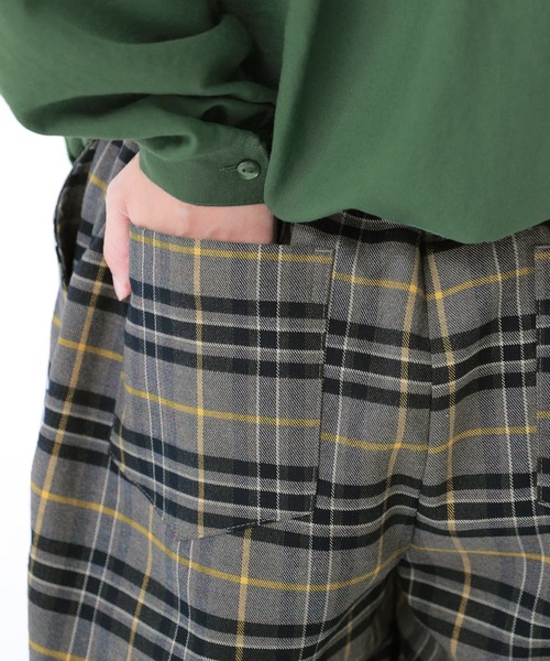 osharewalker（オシャレウォーカー）の「【廃盤】『チェック柄テーパードパンツ』（その他パンツ・レディース・ブラック/ベージュ/グレー・1/2）」の10枚目の写真