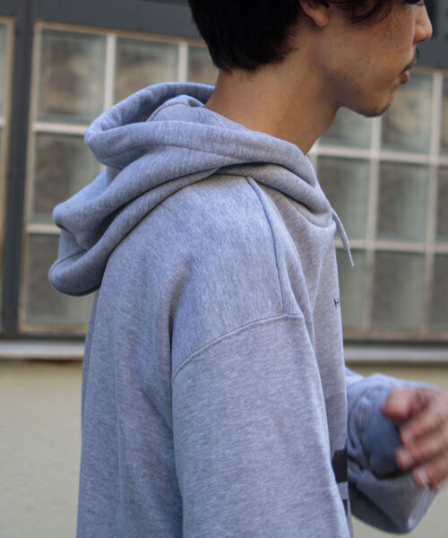 GLOSTER（グロスター）の「【GLOSTER/グロスター】TRIPPY グラフィックパーカーフォト ビッグシルエット（パーカー・メンズ・グレー/オフホワイト・M/L）」の14枚目の写真