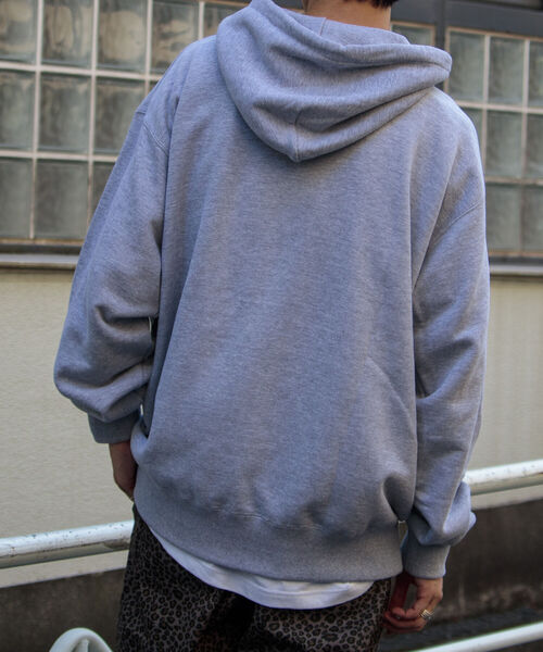 GLOSTER（グロスター）の「【GLOSTER/グロスター】TRIPPY グラフィックパーカーフォト ビッグシルエット（パーカー・メンズ・グレー/オフホワイト・M/L）」の8枚目の写真