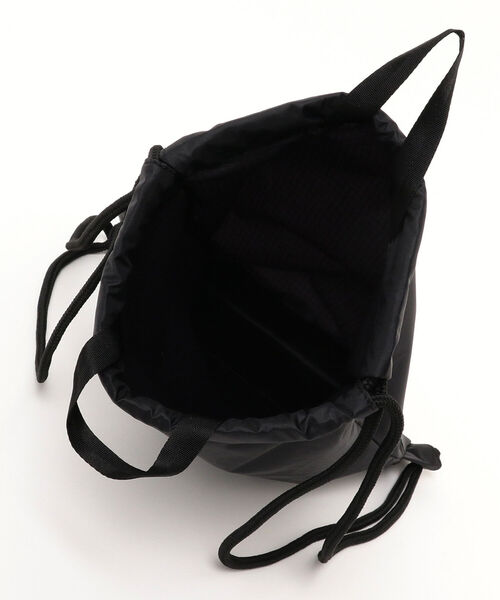 こども ビームス（コドモビームス）の「THE NORTH FACE / キッズ ナップサック ミニ（5L）（バックパック/リュック・キッズ・ブラック/ブルー・ONE SIZE）」の4枚目の写真