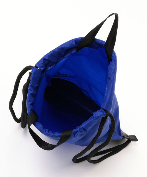 こども ビームス（コドモビームス）の「THE NORTH FACE / キッズ ナップサック ミニ（5L）（バックパック/リュック・キッズ・ブラック/ブルー・ONE SIZE）」の8枚目の写真